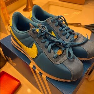 NWOT Nike Cortez Textile for Big Kids 4.5 / Women 6 Blue and Yellow Sneakers